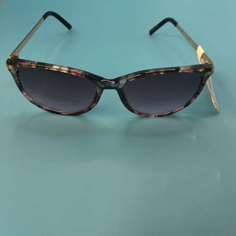 Mixit Womens Cat Eye Sunglasses Multi Color Marbled Frame Gold Tone Temples NWT